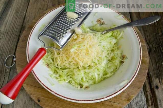 Gustose frittelle di zucchine con formaggio e aglio