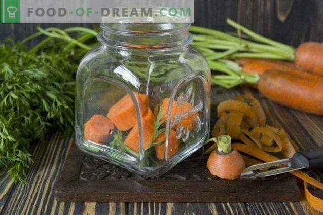 Zucchero sottaceto con carote e peperoncino