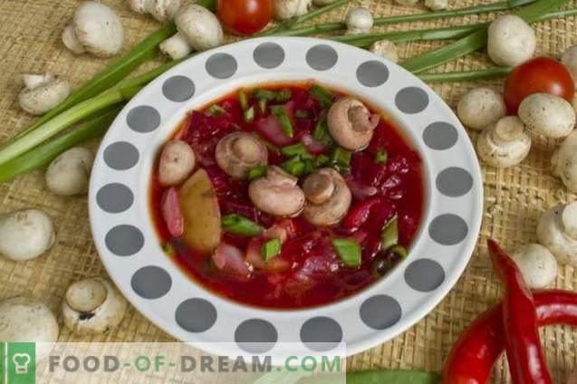 Zuppa di barbabietole rosse a base di barbabietola rossa con pollo e champignons