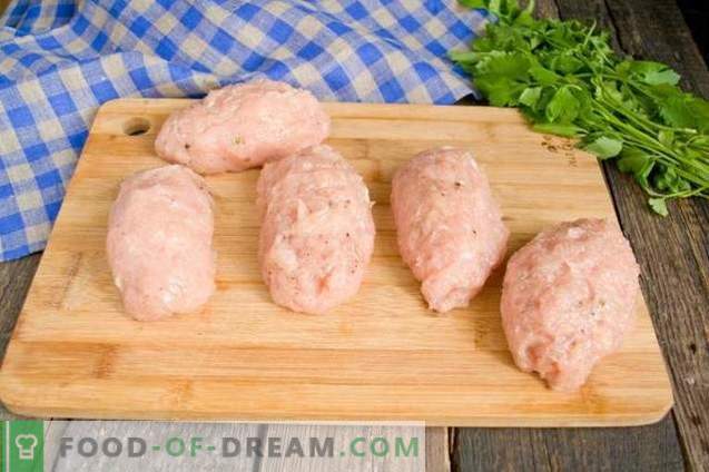 Costolette di pollo Kiev preparate con carne macinata - un'opzione di cottura facile