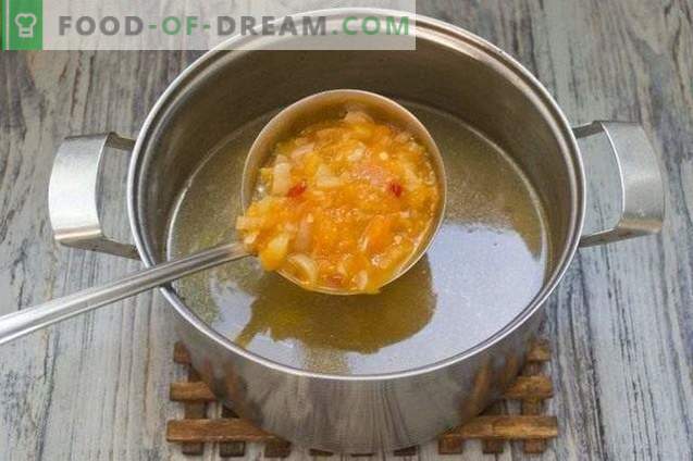 Zuppa con lenticchie, pomodori gialli e patate giovani