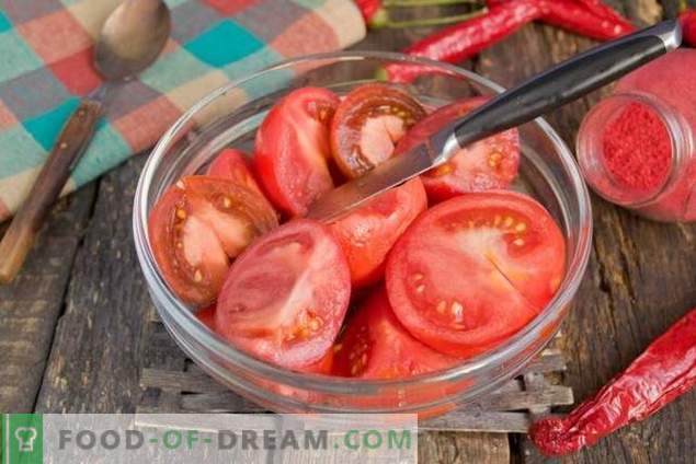 Salsa de tomate en casa para el invierno