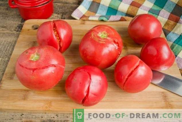 Salsa de tomate casera y ciruelas de invierno