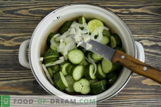 Salada de pepino para o inverno “Simples”