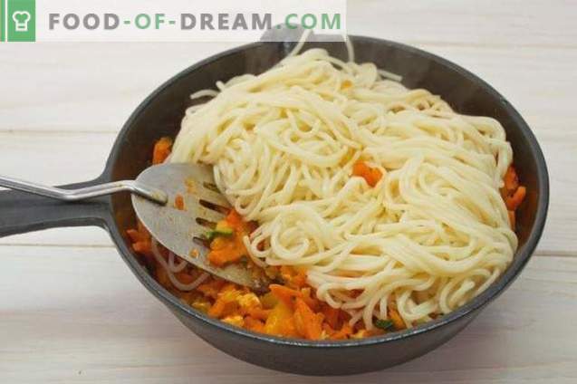 Spaghetti mit Hühnchen und Gemüse