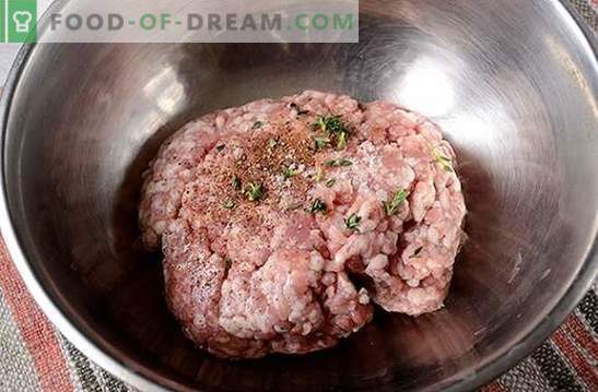 Costolette di carne tritata: tenera, succosa, con una crosta croccante. Ricetta fotografica dell'autore per le costolette di carne tritata, fritta in una padella con pane grattugiato