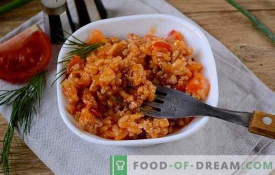 Reis mit Hackfleisch und Gemüse in einer Tomate: Fantasie über das Risotto der verfügbaren Produkte. Fotorezept zum Kochen von Reis mit Hackfleisch und Gemüse in Tomaten: Schritt für Schritt