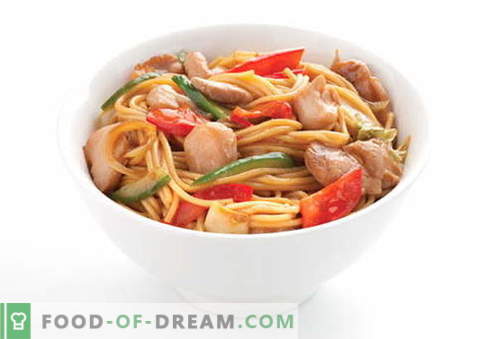 I noodles di pollo sono le migliori ricette. Come cucinare correttamente e gustoso zuppa e tagliatelle fatte in casa con pollo.