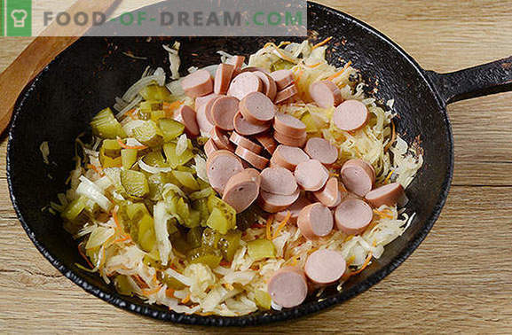 Solyanka di crauti con capezzoli: un pasto rapido e sano. Autore passo dopo passo ricetta fotografica per zuppe di crauti con salsicce e sottaceti