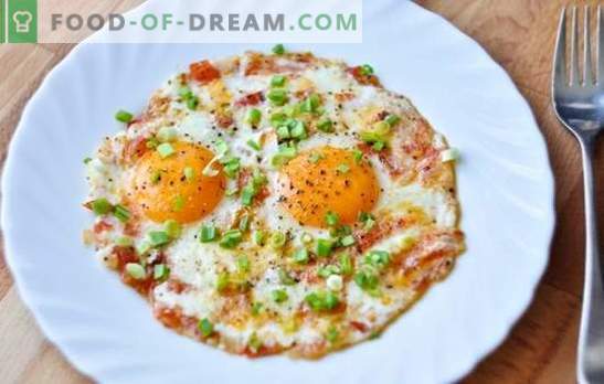 Uova fritte con pomodori e cipolle - non solo per gli scapoli. Cucinare le uova strapazzate con pomodori e cipolle