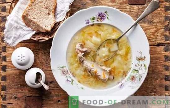 Menu folcloristico primaverile - casseruola di crauti. Cucinare il pesce, la carne, i funghi e la zuppa magra con i crauti
