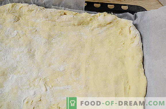 La torta di marmellata grattugiata è una sorpresa veloce al mattino. Ricetta fotografica dettagliata di crostate friabili con marmellata di margarina