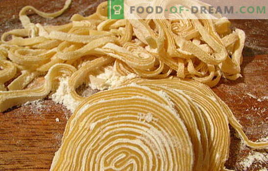 spaghetti fatti in casa: un capolavoro di cucina casalinga! Come preparare gli spaghetti a casa: ricette per alimenti nutrienti ed economici