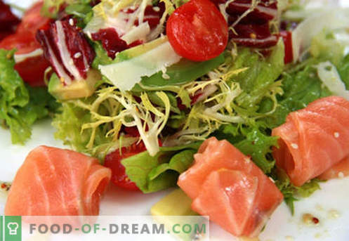 Insalata con salmone e pomodori - le ricette giuste. Insalata di cottura veloce e gustosa con salmone e pomodori.