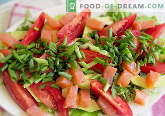 Insalata con salmone e pomodori - le ricette giuste. Insalata di cottura veloce e gustosa con salmone e pomodori.