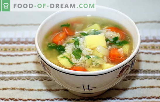 Zuppa con riso e patate: veloce, gustosa e salutare. Cucinare una zuppa con riso e patate è un processo semplice e veloce