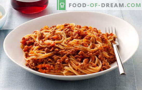 Spaghetti con carne macinata e spaghetti con carne macinata e passata di pomodoro - il favorito! Le migliori ricette per gli spaghetti con carne macinata: impossibile passare
